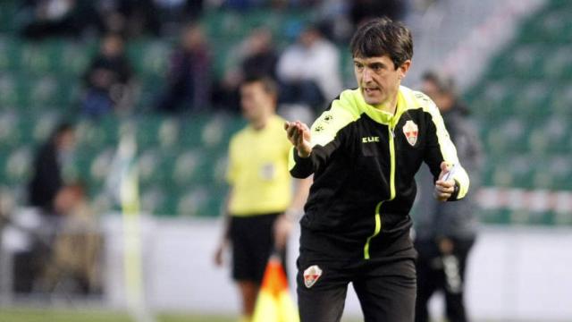 Pacheta, cuando entrenaba al Elche.