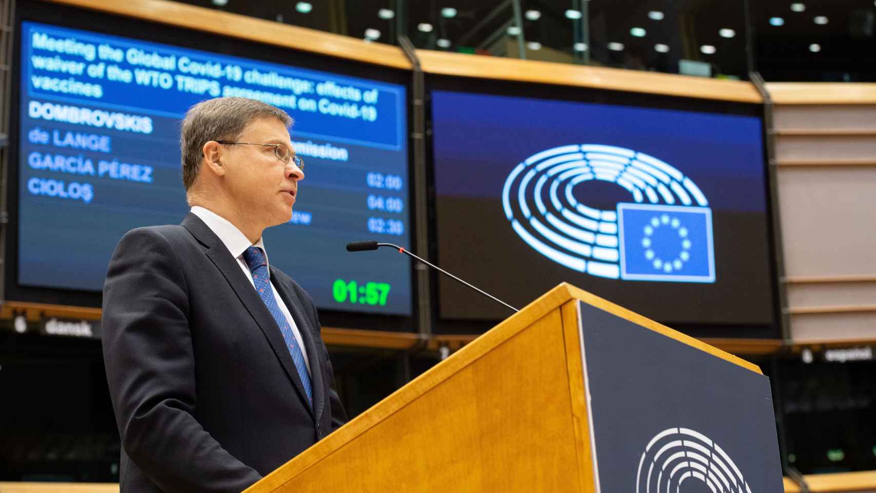 El vicepresidente de la Comisión, Valdis Dombrovskis, durante el debate de este miércoles en la Eurocámara