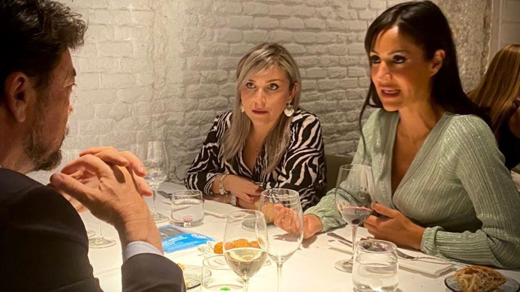 El alcalde de Alicante, Luis Barcala, y las vicealcaldesas de Madrid y Alicante, Begoña Villacís y Mari Carmen Sánchez, ayer cenando en la capital.