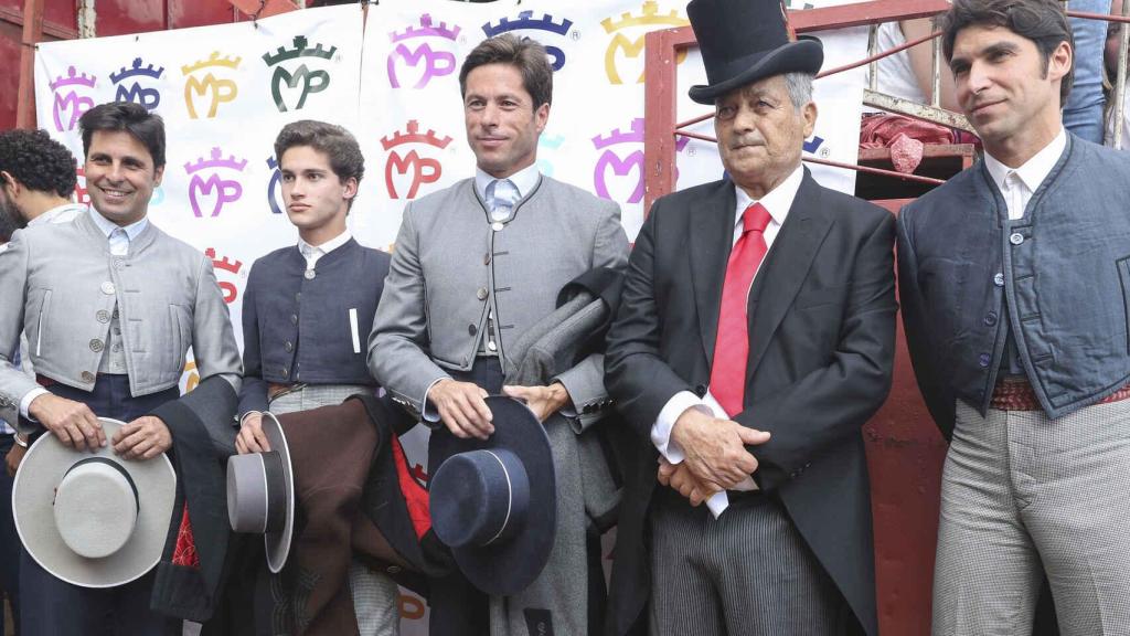 Los toreros Francisco y Cayetano Rivera Ordóñez, José Antonio Canales Rivera, José Rivera Pérez 'Riverita' en el festival taurino homenaje al propio 'Riverita' en Zahara de los Atunes.