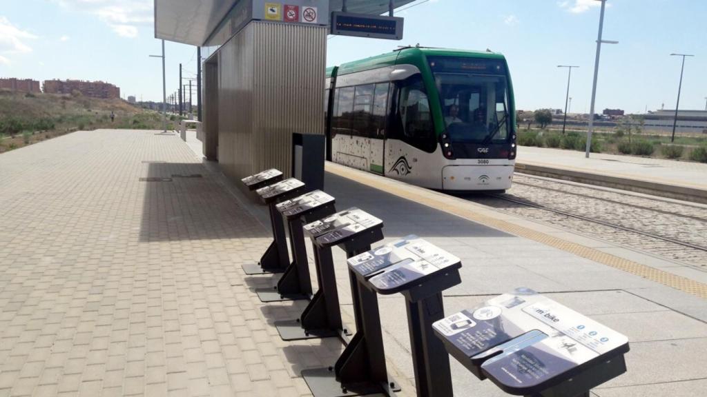 Metro de Málaga en superficie. Imagen de archivo