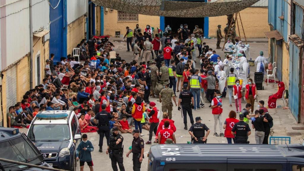 Las naves de Ceuta donde se ubican los menores no acompañados.