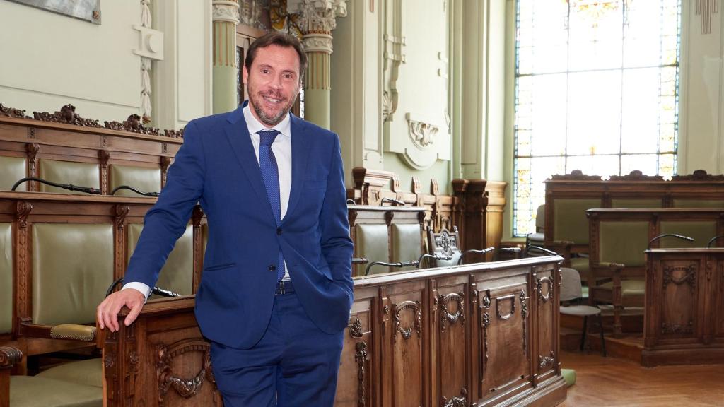 Óscar Puente, en el salón de plenos del Ayuntamiento de Valladolid.