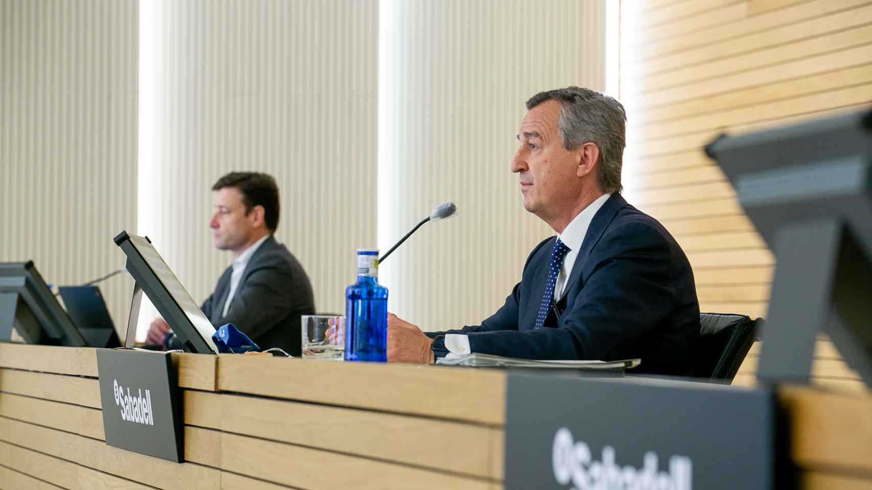 César González-Bueno, consejero delegado de Sabadell, y Leopoldo Alvear, director financiero de la entidad.