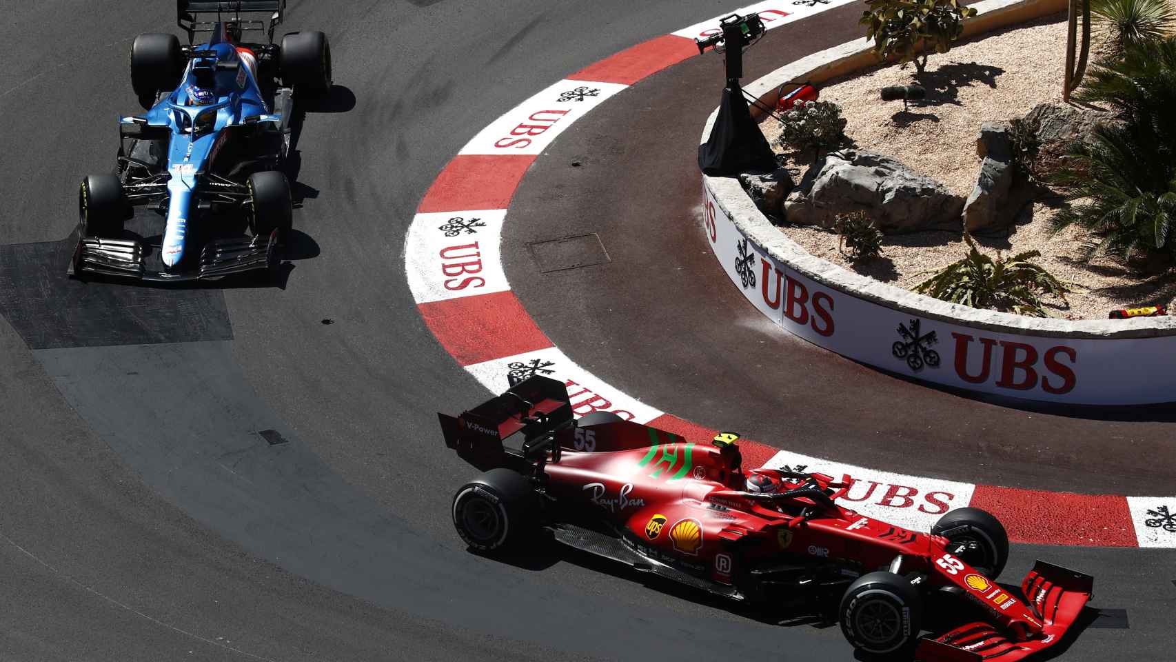 Carlos Sainz rueda en Mónaco por delante de Fernando Alonso