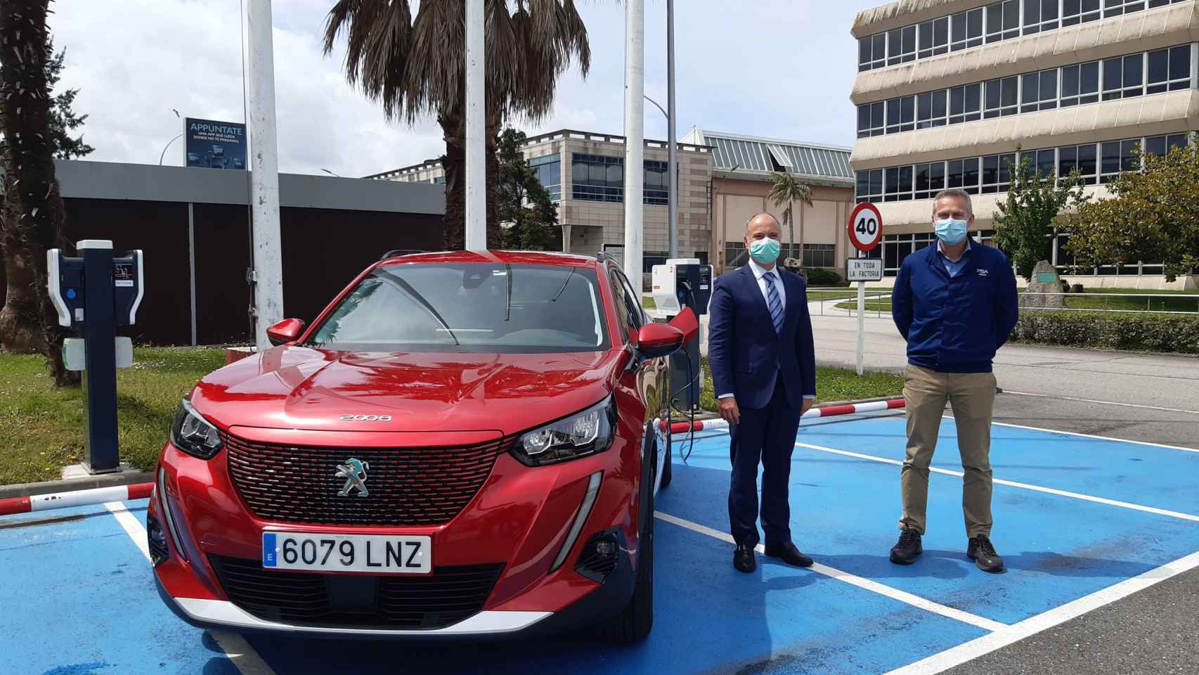 Zona Franca ya tiene uno de los primeros coches 100% eléctricos fabricados en Vigo