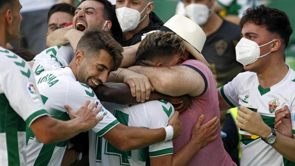 El Elche se salva del descenso