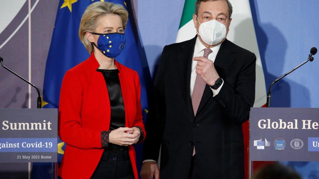 Ursula von der Leyen y Mario Draghi, durante la cumbre del G-20 sobre el coronavirus celebrada el pasado viernes en Roma.