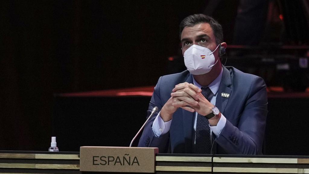 El presidente del Gobierno, Pedro Sánchez, durante la cumbre de Oporto a principios de mayo