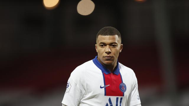 Kylian Mbappé durante un partido del PSG