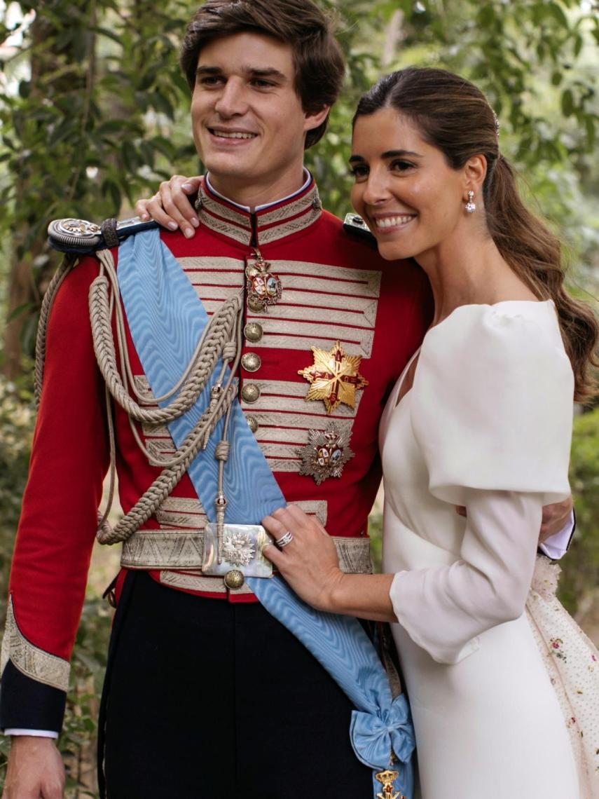 Carlos Fitz-James Stuart y Belén Corsini, convertidos ya en marido y mujer.