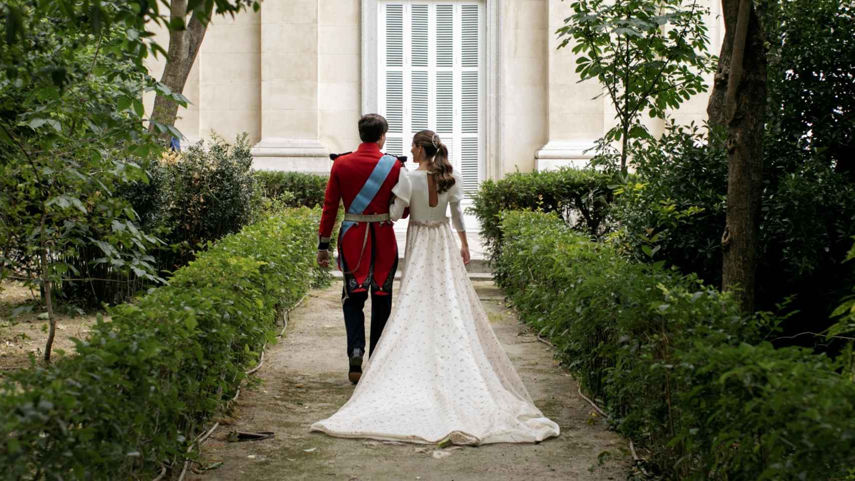 El ya matrimonio ha querido difundir las fotografías más especiales del enlace a través de agencias españolas.