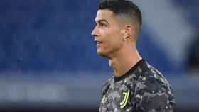 Cristiano Ronaldo calienta con la Juventus