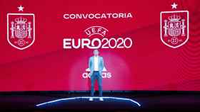 Luis Enrique, en forma de holograma, en la presentación de la convocatoria de la Selección para la Eurocopa