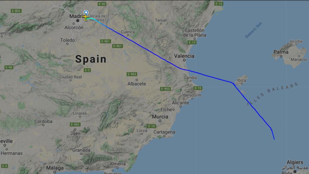La trayectoria que ha seguido el vuelo militar, procedente de Argel, que este lunes ha aterrizado en Torrejón (Madrid).