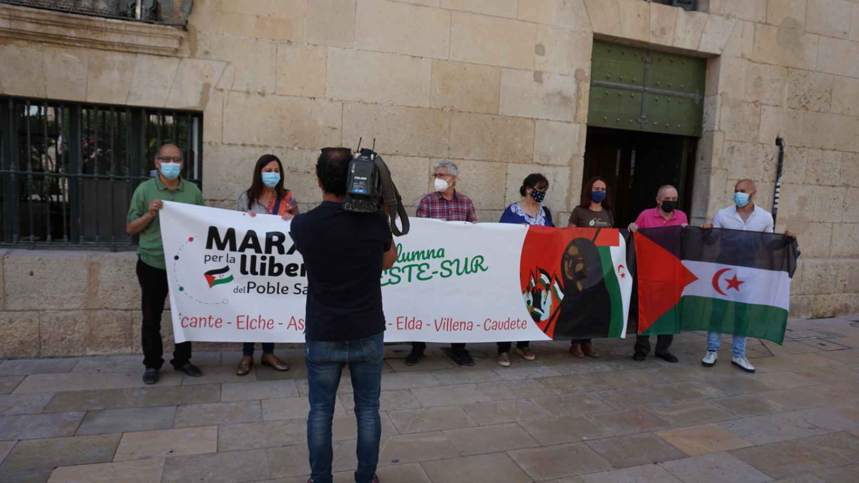 Imágenes de la concentración del pasado viernes en Alicante para presentar la marcha saharaui.