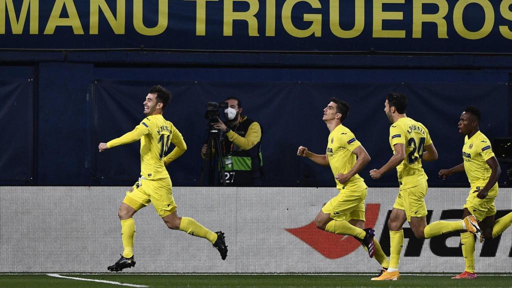 Manu Trigueros celebra su gol con el Villarreal ante el Arsenal en la Europa League