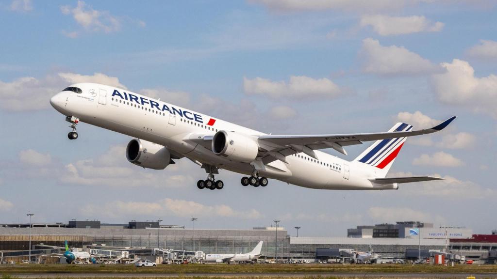 Airbus A350 de Air France despegando