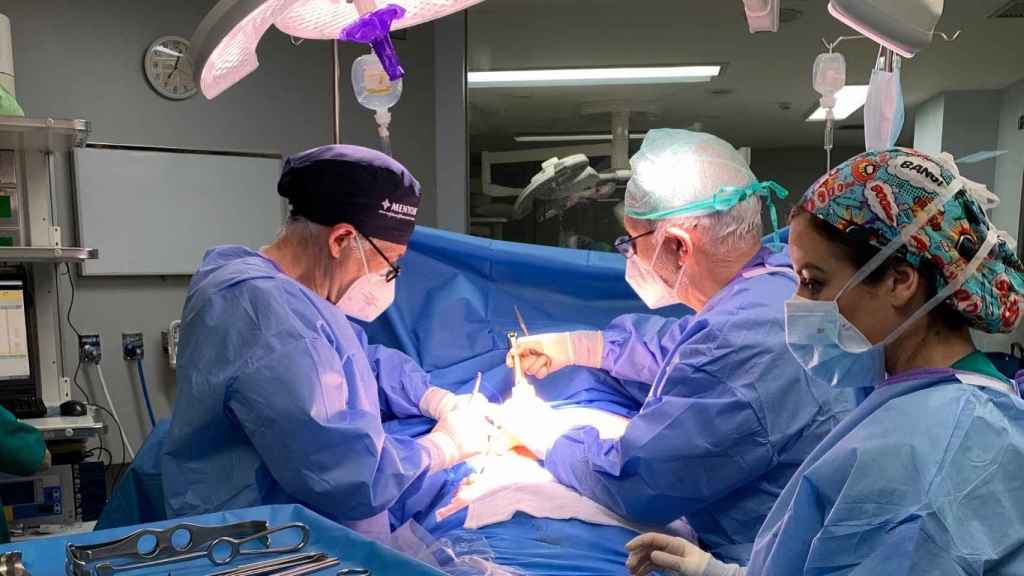 Una operación en un quirófano