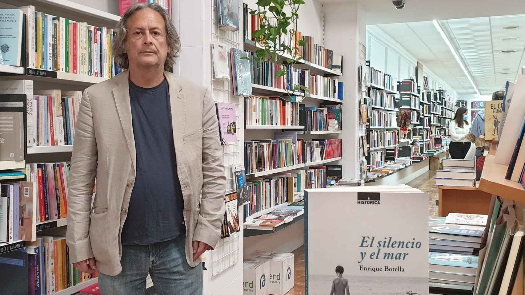 Enrique Botella ha novelado el 25 de mayo en 'El silencio y el mar'.