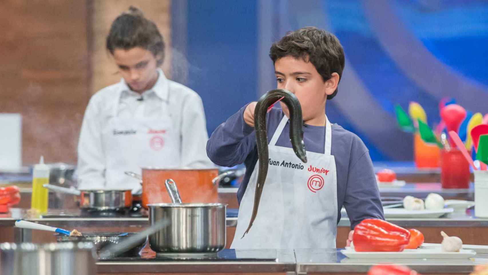 Juan Antonio durante su cocinado de la anguila en 'MasterChef Junior'