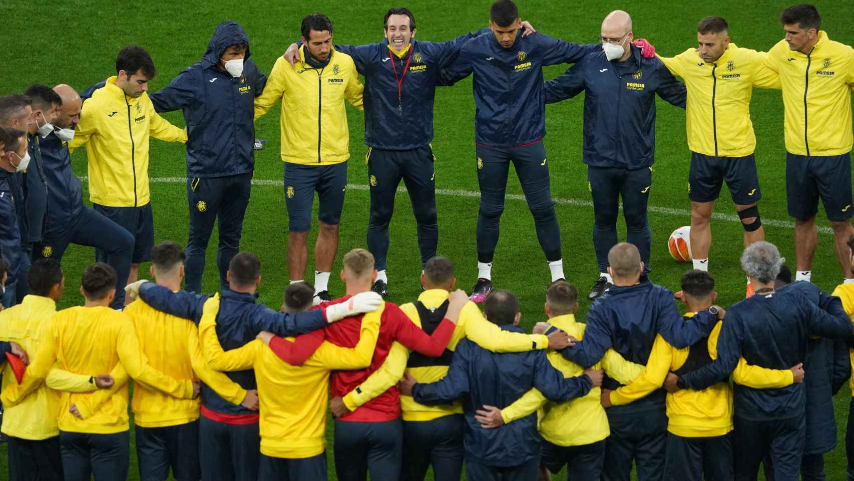 Piña del Villarreal durante el último entrenamiento antes de la final de la Europa League