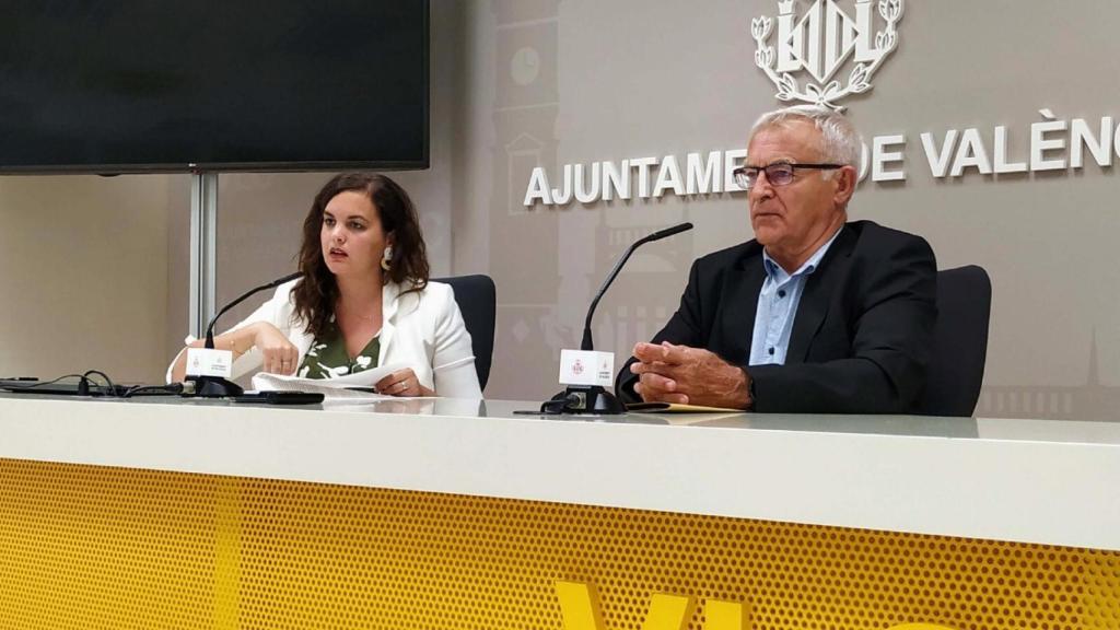 Sandra Gómez, vicealcaldesa de Valencia y titular de Desarrollo Urbano, junto a Joan Ribó, alcalde de la ciudad. EE