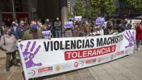 Imagen de la concentración en Oviedo en repulsa a los seis asesinatos machistas ocurridos esta semana.