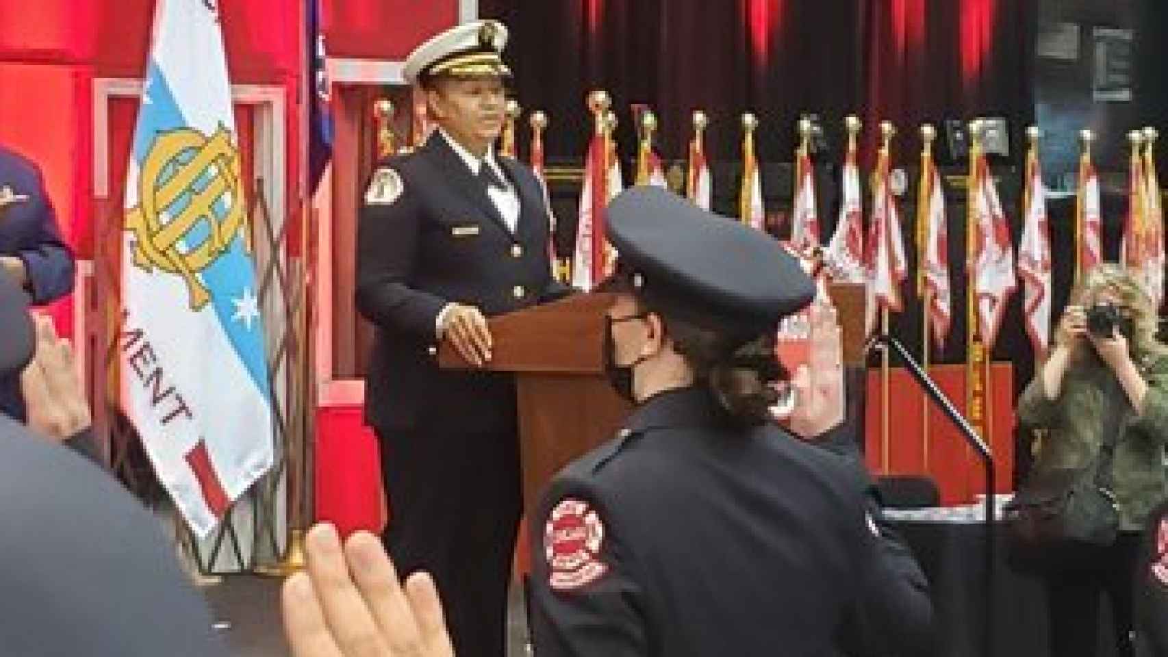 Durante el anuncio de la nominación a Annette Nance-Holt como la próxima comisionada de bomberos de CFD.