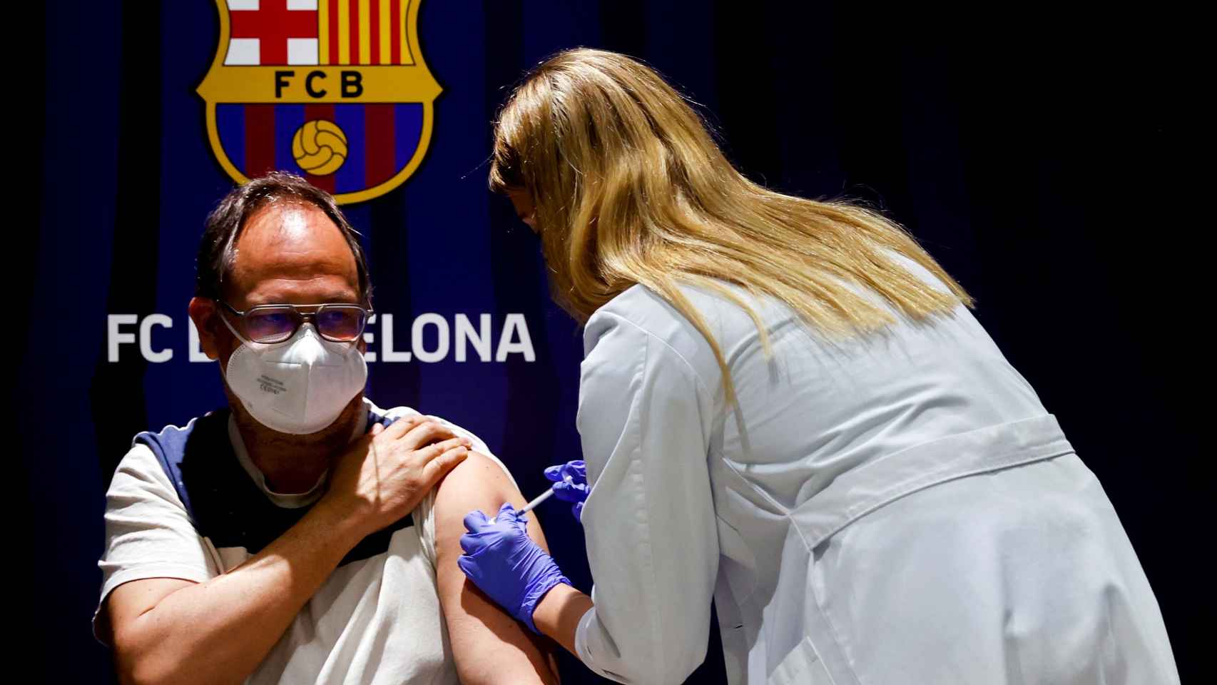 Punto de vacunación en el Camp Nou
