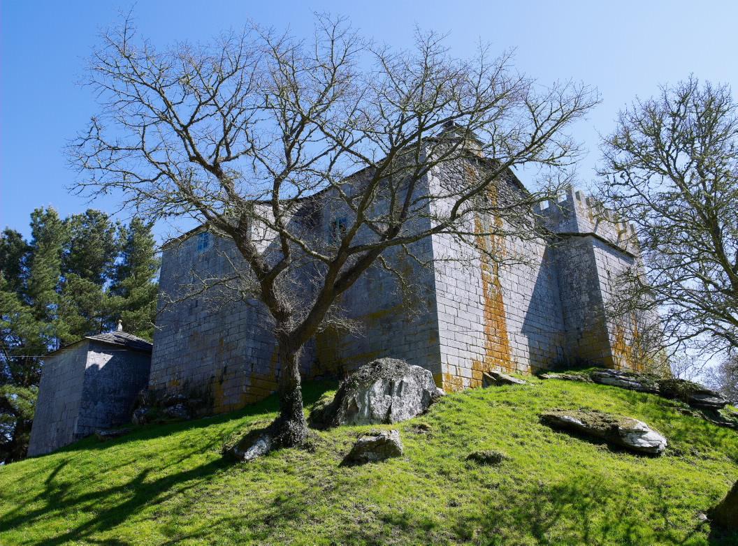 Vista del Castillo de San Paio de Narla (Foto: turismo.gal)