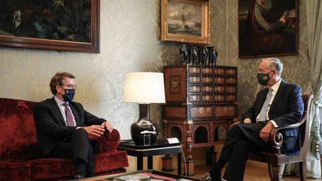 Alberto Núñez Feijóo con el presidente de la República de Portugal, Marcelo Rebelo de Sousa, en Lisboa.