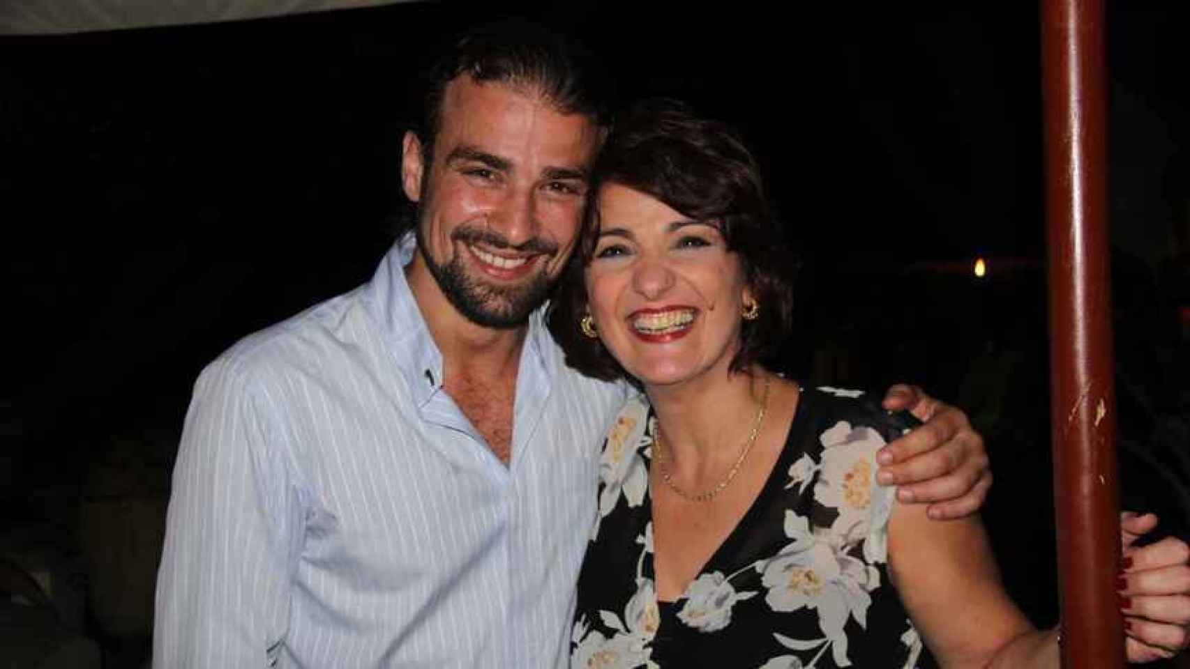 Mario Biondo junto a su madre Santina D'Alessandro.