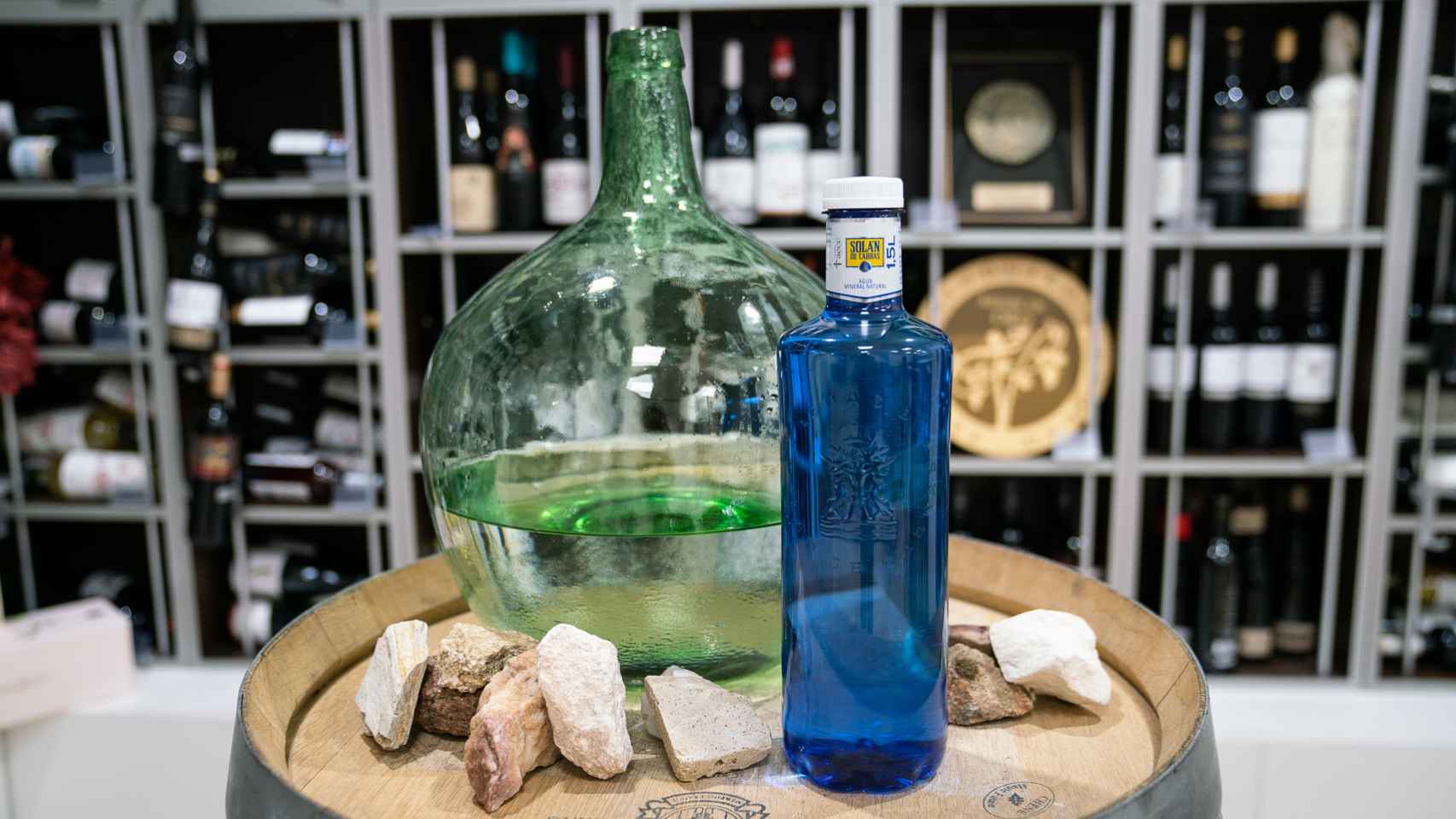 La botella de agua mineral natural de Solán de Cabras.
