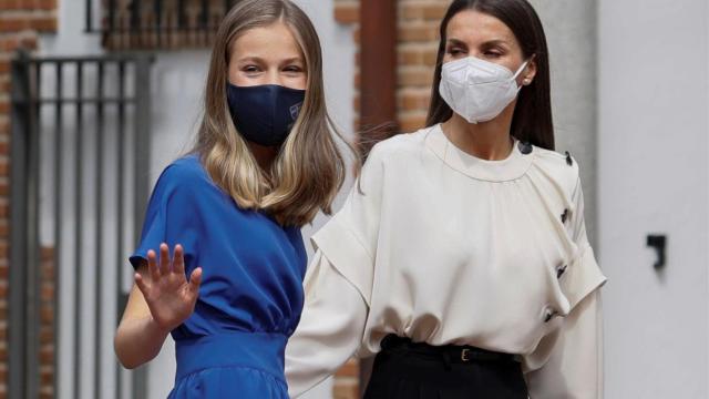 Letizia junto a la princesa Leonor el día de su confirmación.