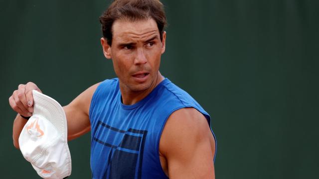 Rafa Nadal, entrenando en Roland Garros 2021