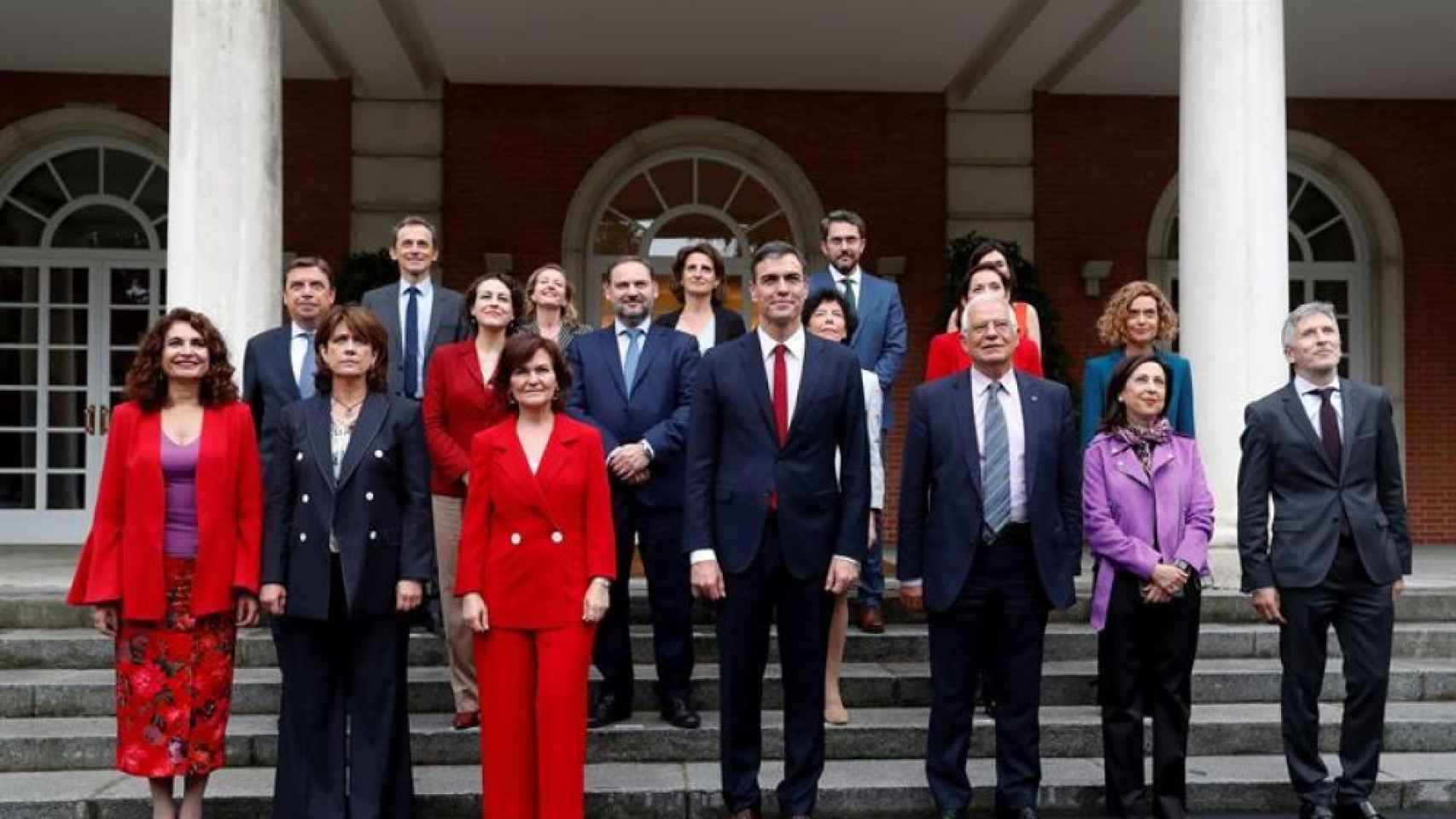 Foto de familia del primer Gobierno de Pedro Sánchez en junio de 2018. | EFE