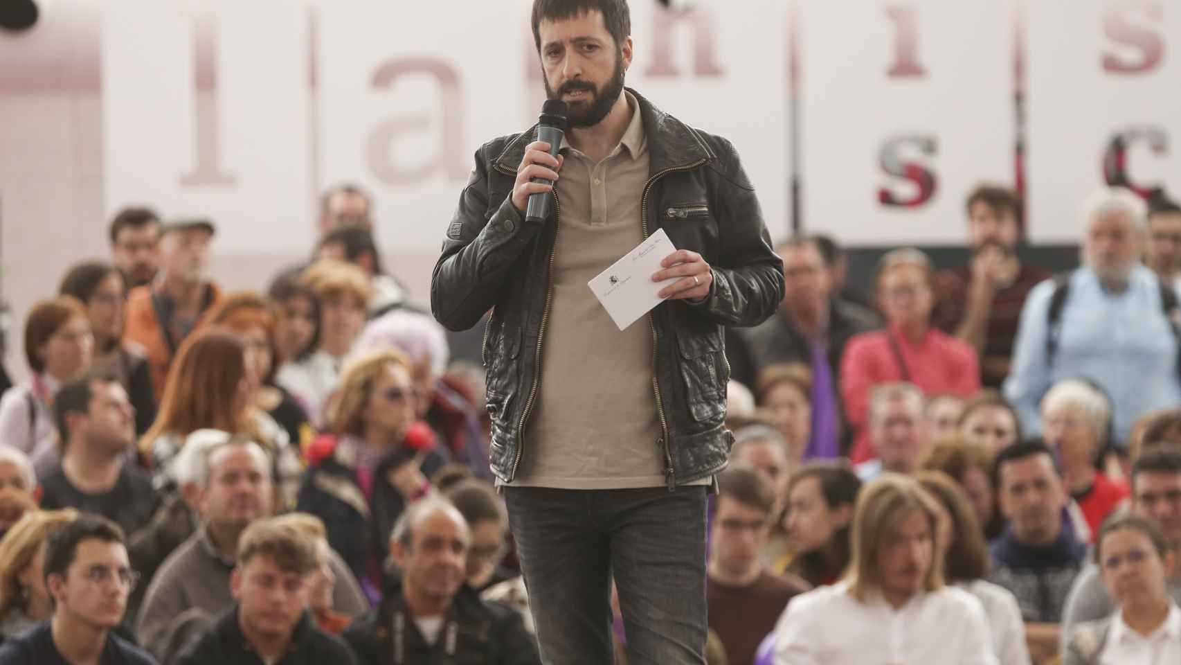 Juanma del Olmo en un acto con simpatizantes de Podemos en La Cúpula del Milenio de Valladolid en 2019.