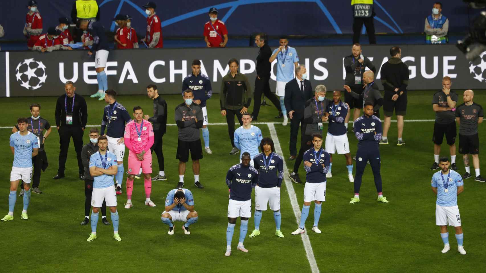 Los jugadores del Manchester City tras la final de Champions