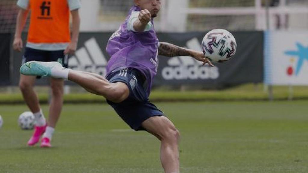 Yeremi Pino, durante un entrenamiento con la selección sub21