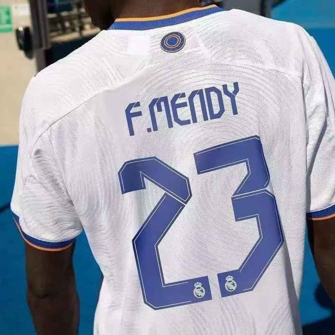 La camiseta de Ferland Mendy para la temporada 2021/2022