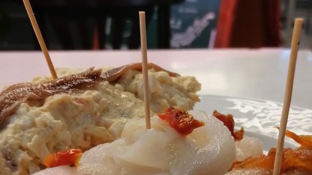 Las tapas, como estas del Mercado Central, son uno de los atractivos gastronómicos de España.