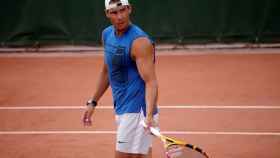 Rafa Nadal durante un entrenamiento en Roland Garros