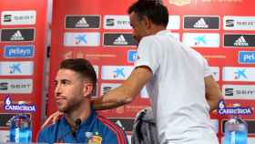 Sergio Ramos y Luis Enrique, en una rueda de prensa con España