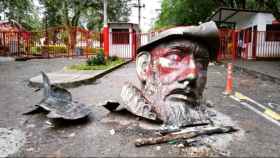 La estatua de Andrés López de Galarza derribada en Colombia