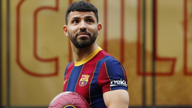 Presentación del 'Kun' Agüero como nuevo futbolista del Barcelona