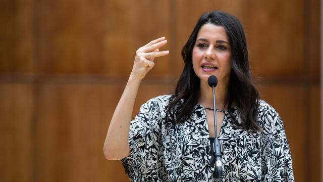 La líder de Cs, Inés Arrimadas, en el Parlamento andaluz.