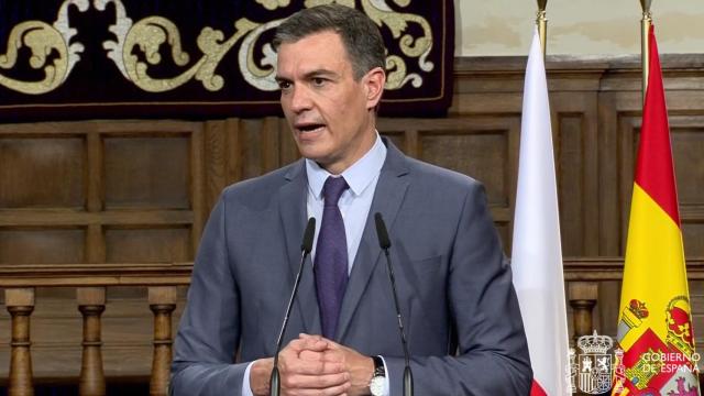 Pedro Sánchez, presidente del Gobierno, en la rueda de prensa posterior a la Cumbre bilateral entre España y Polonia, en Alcalá de Henares.