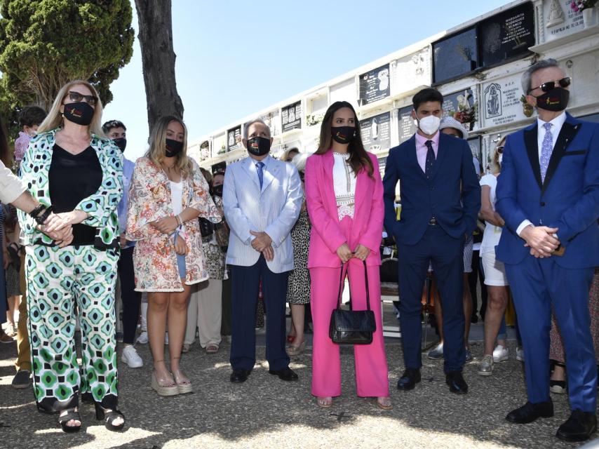 Toda la familia en el homenaje a Rocío Jurado por su muerte.