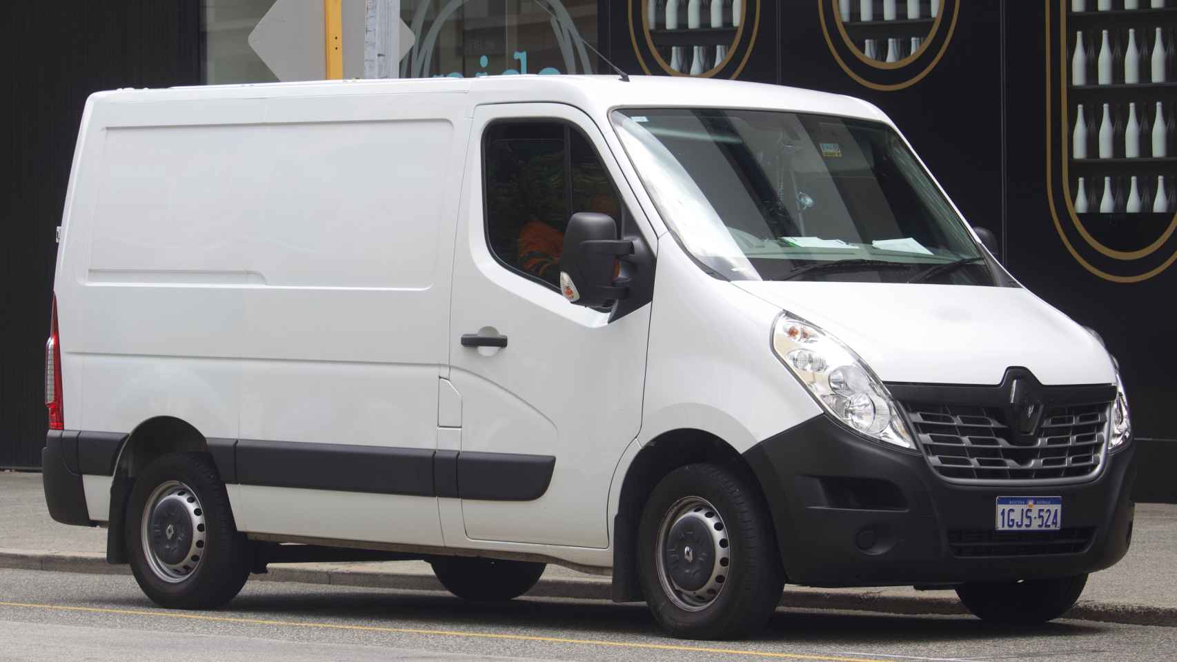 Una furgoneta Renault Master, uno de los modelos que posee la DGT para vigilarle.